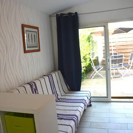 Small House 2 Steps From The Beach *